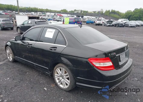 2008 Mercedes-Benz C 300 Luxury 4Matic/Sport 4Matic z USA, uszkodzony, nr VIN WDDGF81X18F093780